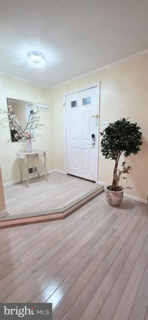 8434 Springfield Oaks Dr, Springfield, VA 22153 - #2