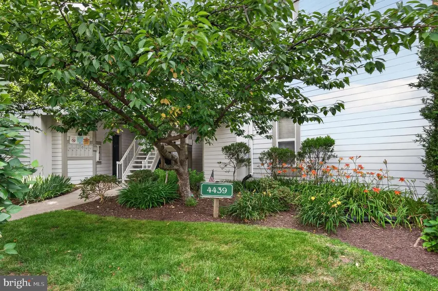 4439 Fair Stone Dr #201, Fairfax, VA 22033 - #2