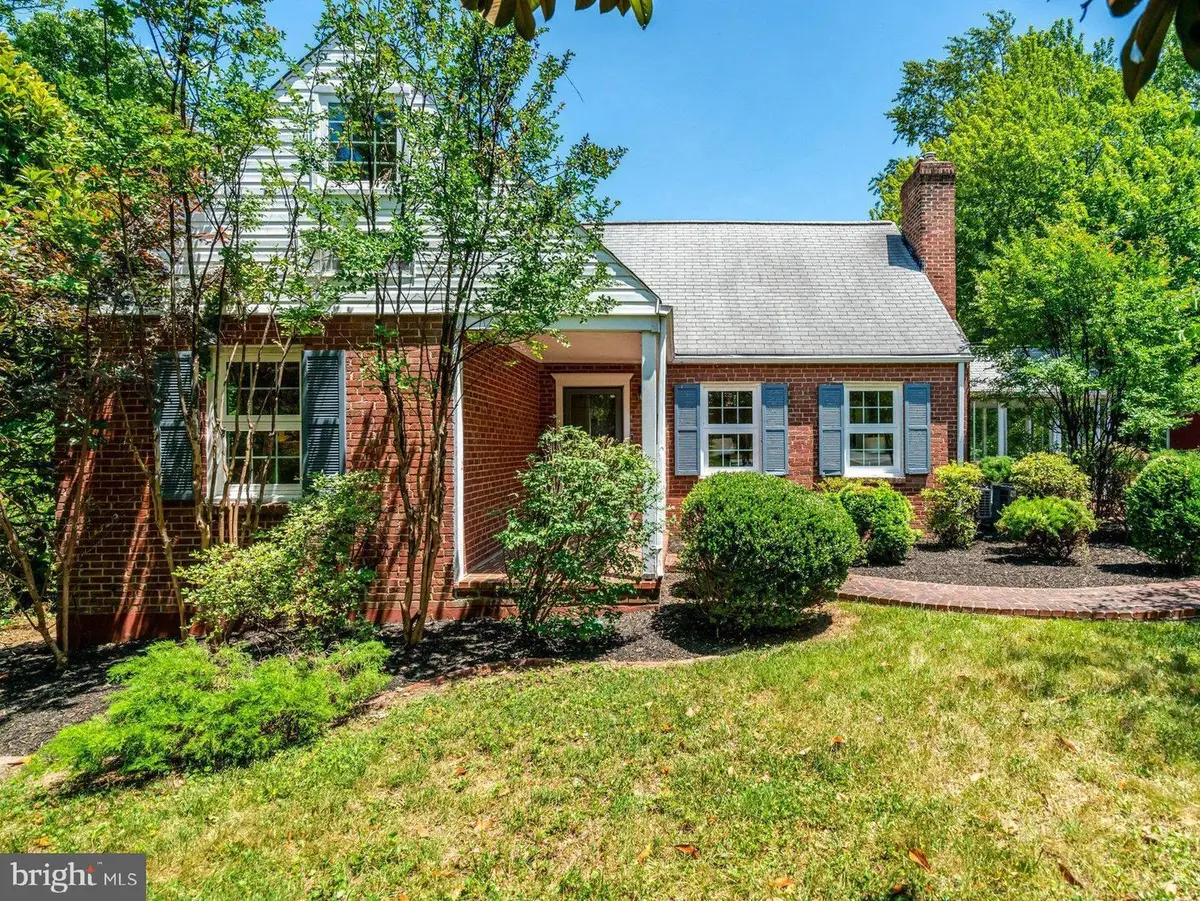 7107 Coventry Rd, Alexandria, VA 22306 - #1