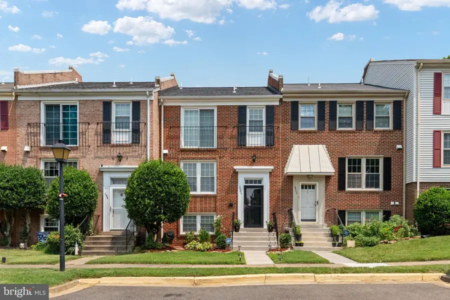 2504 Windbreak Dr, Alexandria, VA 22306 - #3