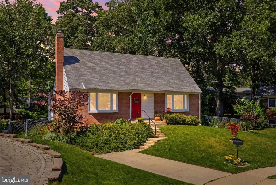 8143 Edmonton Ct, Springfield, VA 22152 - #2