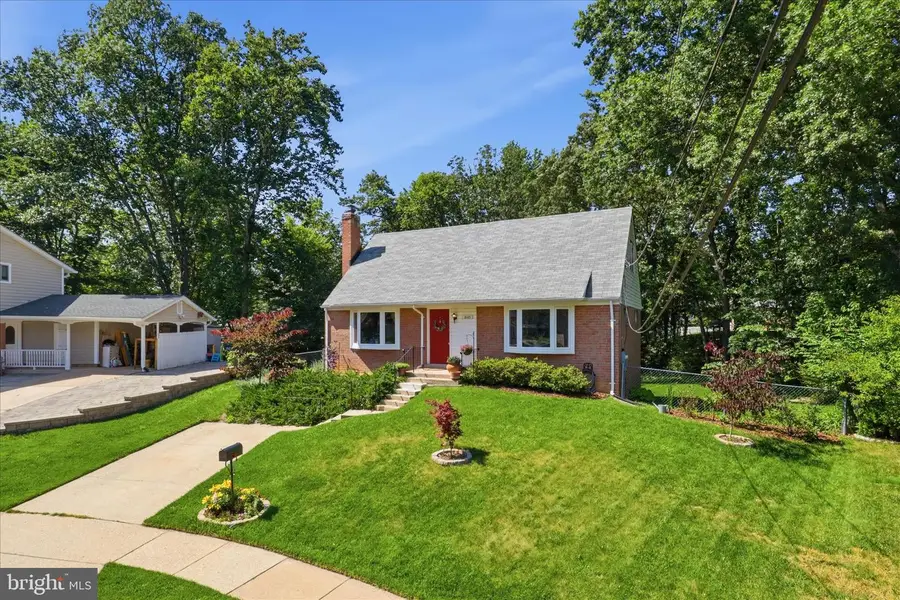 8143 Edmonton Ct, Springfield, VA 22152 - #3