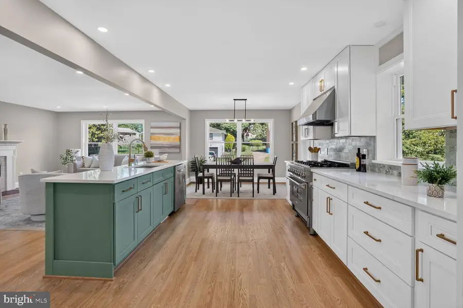 9009 Mears St, Fairfax, VA 22031 - #2