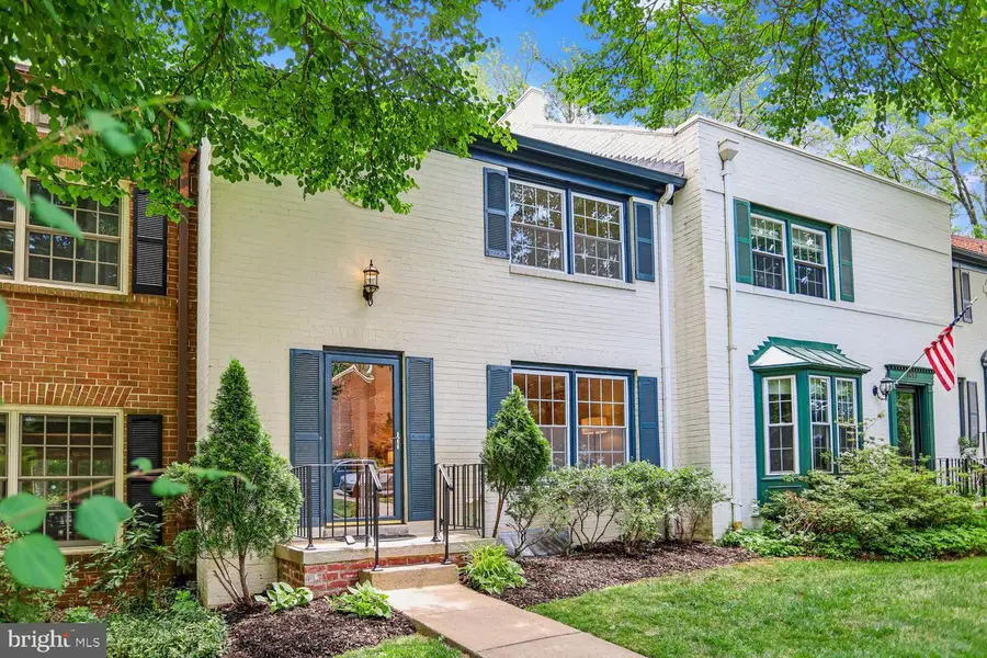 1851 Wainwright Dr, Reston, VA 20190 - #2