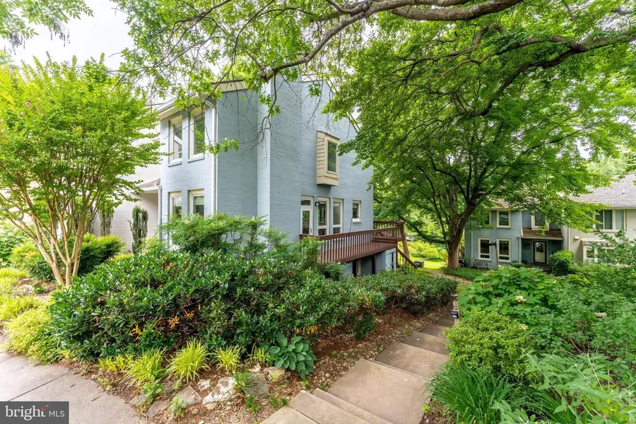 2020 Chadds Ford Dr, Reston, VA 20191 - #3