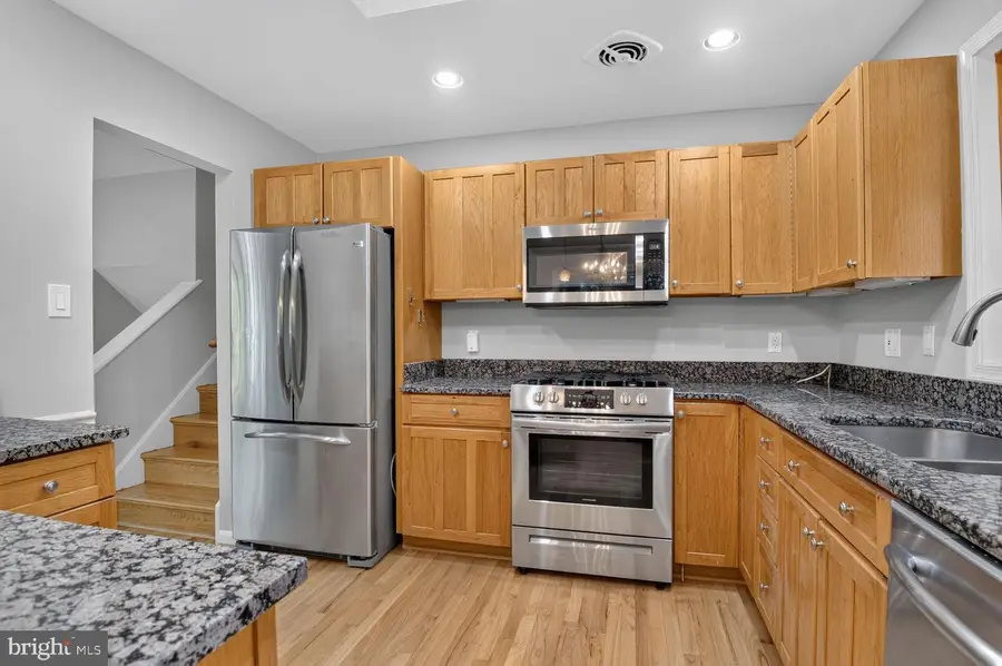 2542 Hillsman St, Falls Church, VA 22043 - #2