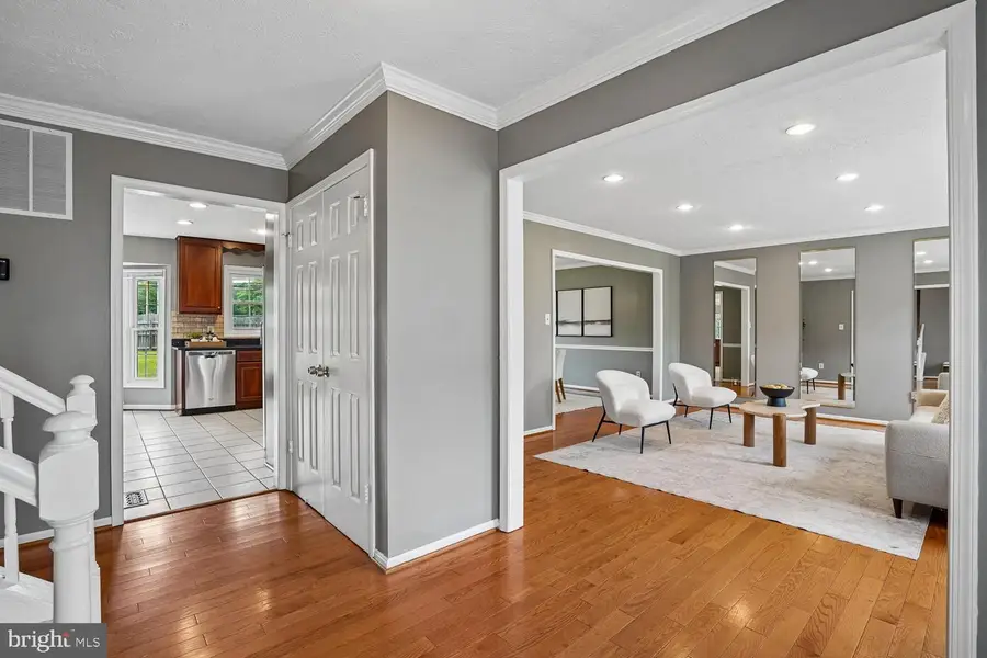 4609 Sand Rock Ln, Chantilly, VA 20151 - #2