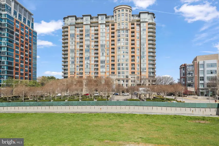 8220 Crestwood Heights Dr #206, McLean, VA 22102 - #3