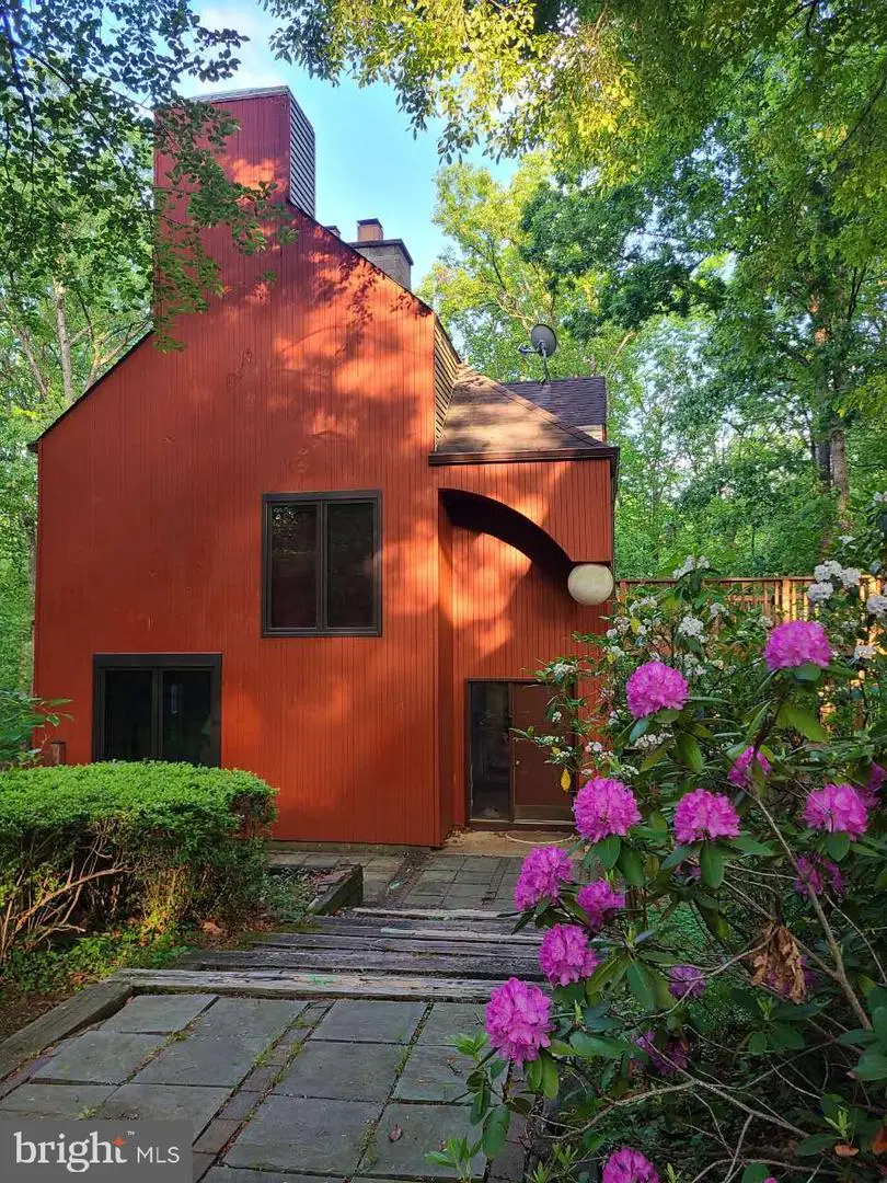 10817 Cross School Rd, Reston, VA 20191 - #1