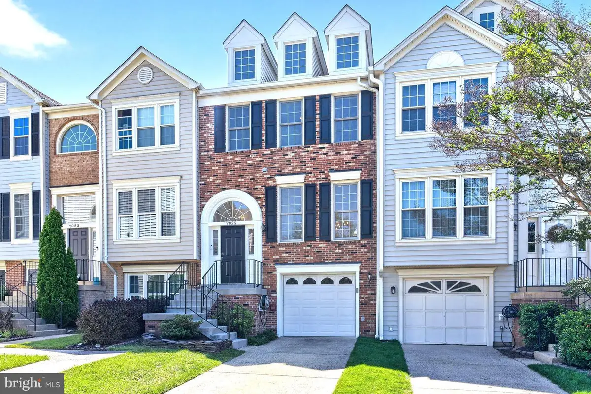 7025 Bentley Mill Pl, Alexandria, VA 22315 - #1