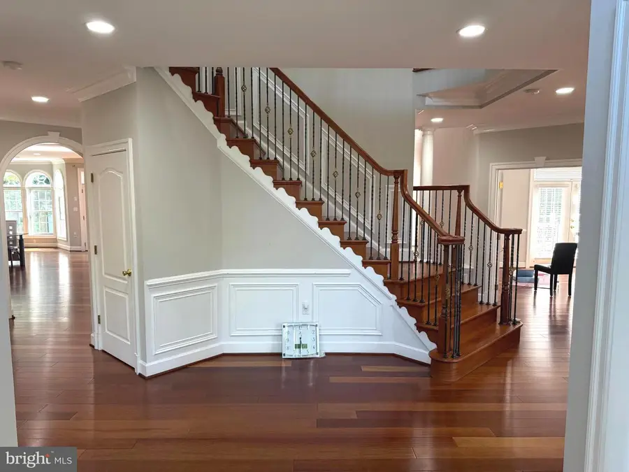 6529 Fairlawn Dr, McLean, VA 22101 - #2