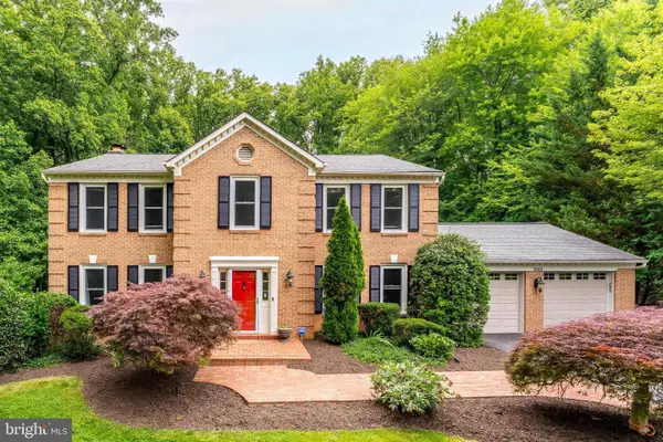 11618 Holly Briar Ln, GREAT FALLS, VA 22066