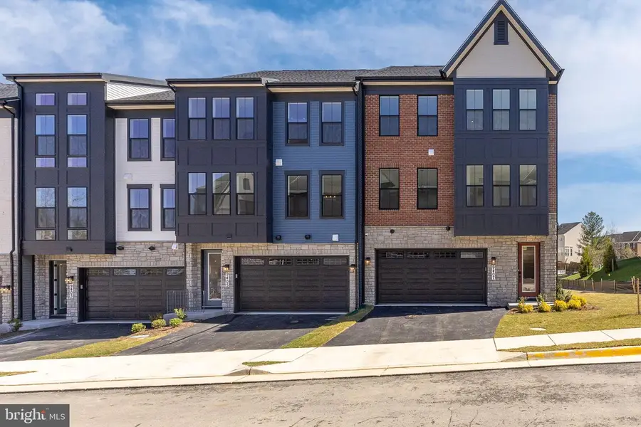 8458 Begonia Ln, Lorton, VA 22079 - #2