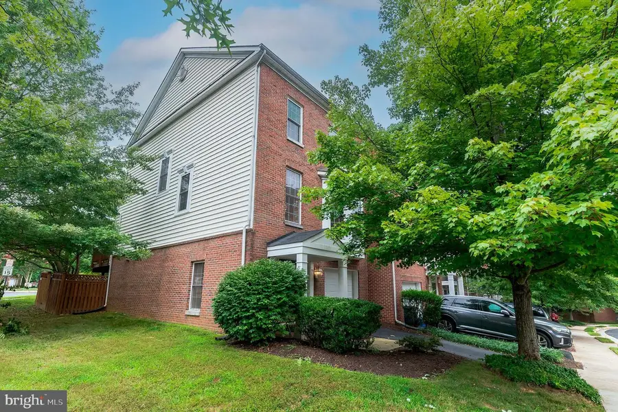 4190 Lower Park Dr, Fairfax, VA 22030 - #2
