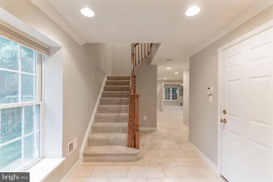 4190 Lower Park Dr, Fairfax, VA 22030 - #3
