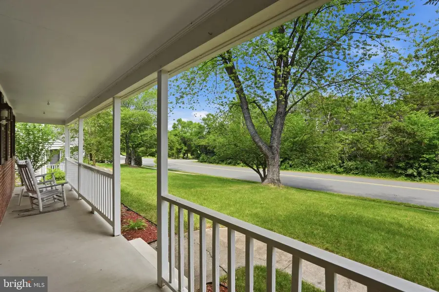 1300 Bayshire Ln, Herndon, VA 20170 - #2