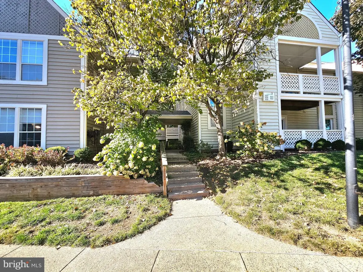 7660 Willow Point Dr, Falls Church, VA 22042 - #1