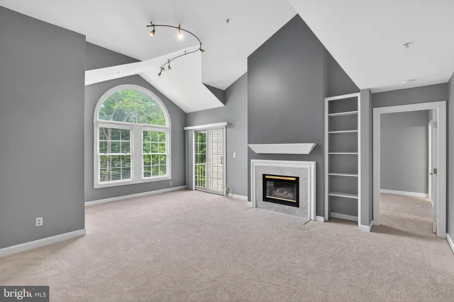 12249 Fairfield House Dr #411b, Fairfax, VA 22033 - #3