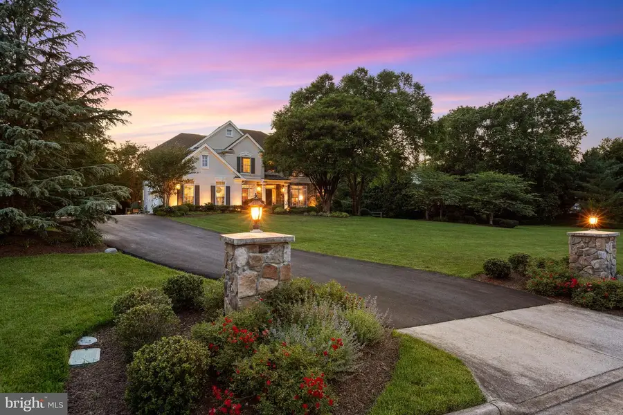 8206 Greentree Manor Ln, Fairfax Station, VA 22039 - #2