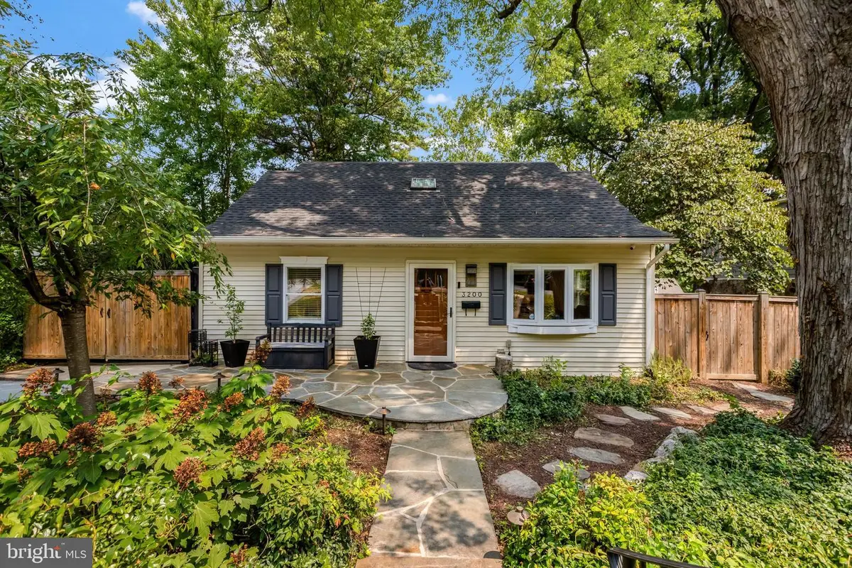 3200 Burgundy Rd, Alexandria, VA 22303 - #1