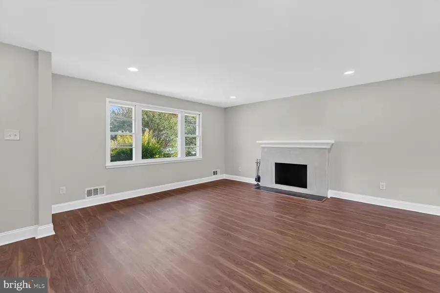8109 Carrick Ln, Springfield, VA 22151 - #2