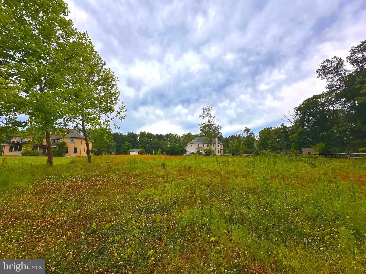 5955 Colchester Rd, Fairfax, VA 22030 - #1