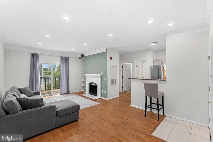 1521 Spring Gate Dr #10406, McLean, VA 22102 - #3