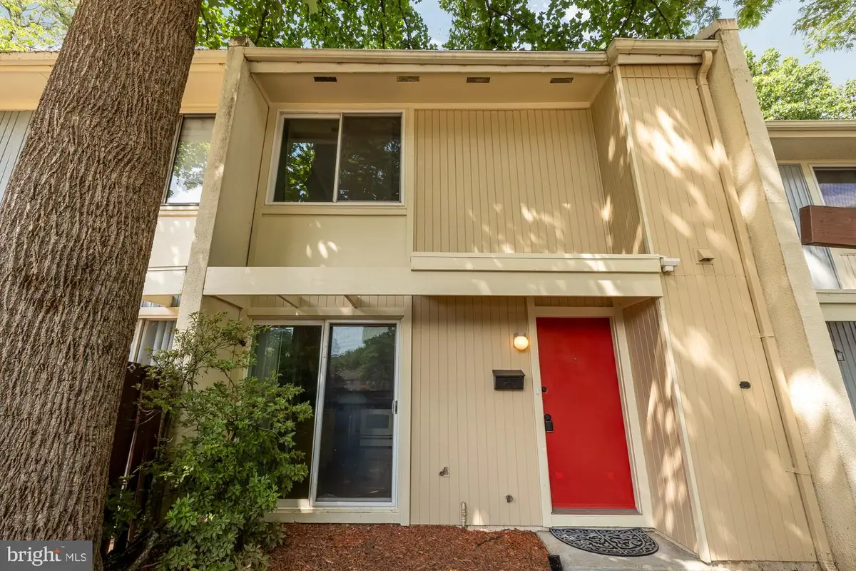 2240 Southgate Sq, Reston, VA 20191 - #1