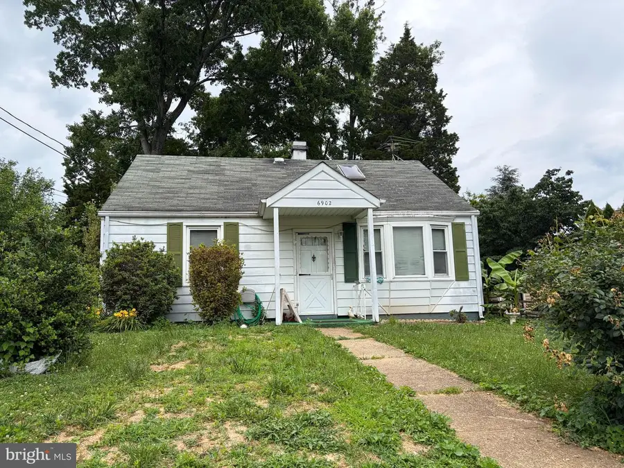 6902 Kenfig Dr, Falls Church, VA 22042 - #2
