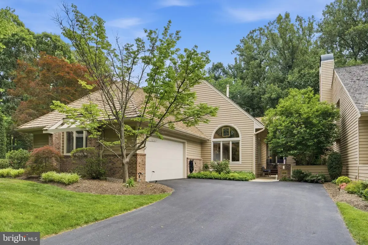 1608 Woodstock Ln, Reston, VA 20194 - #1