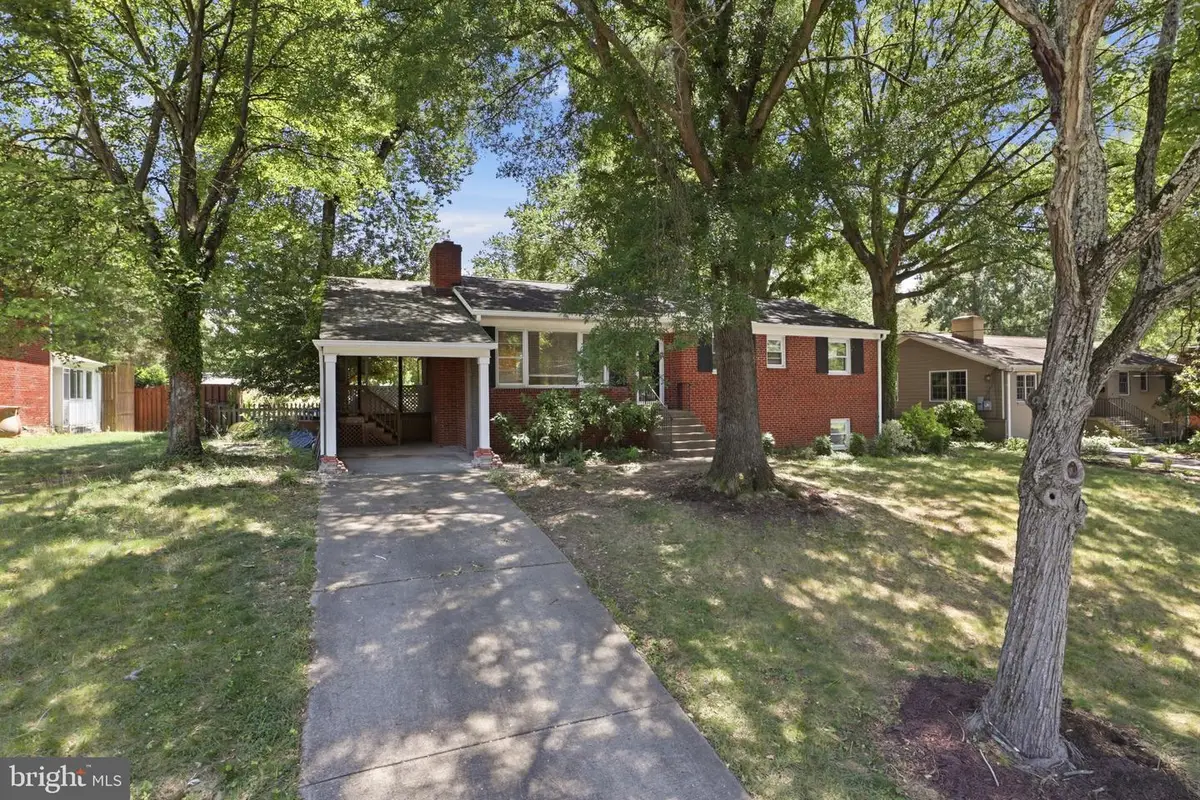 8403 Felton Ln, Alexandria, VA 22308 - #1