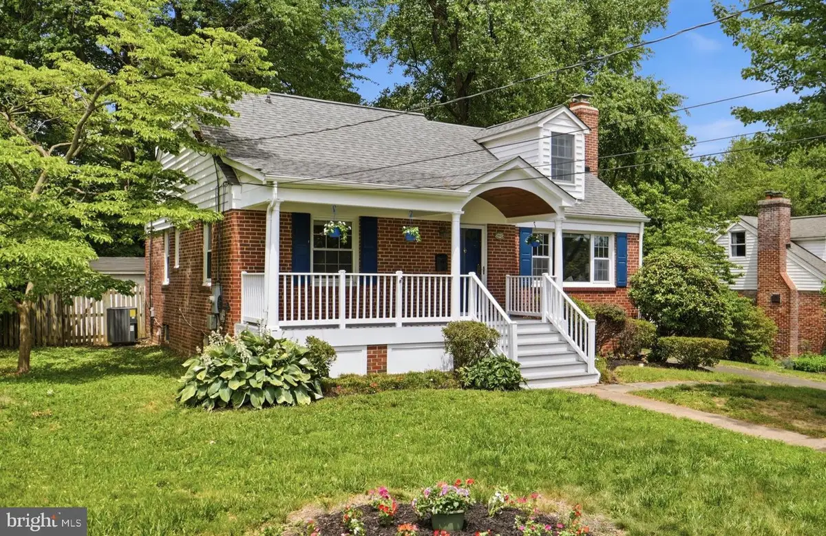 1904 Poole Ln, McLean, VA 22101 - #1