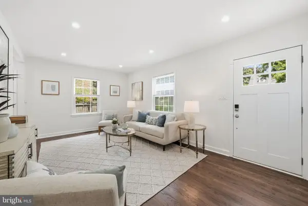 2828 W George Mason Rd, FALLS CHURCH, VA 22042