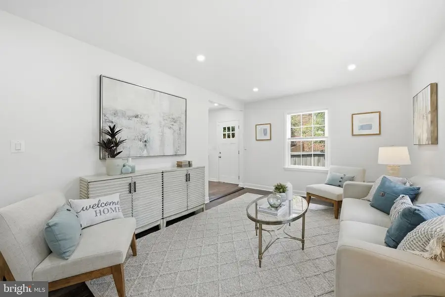 2828 W George Mason Rd, Falls Church, VA 22042 - #3