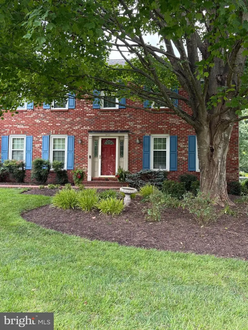 2711 Mustang Dr, Herndon, VA 20171 - #1