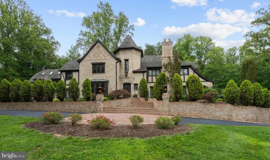 10217 Cedar Pond Dr, Vienna, VA 22182 - #2