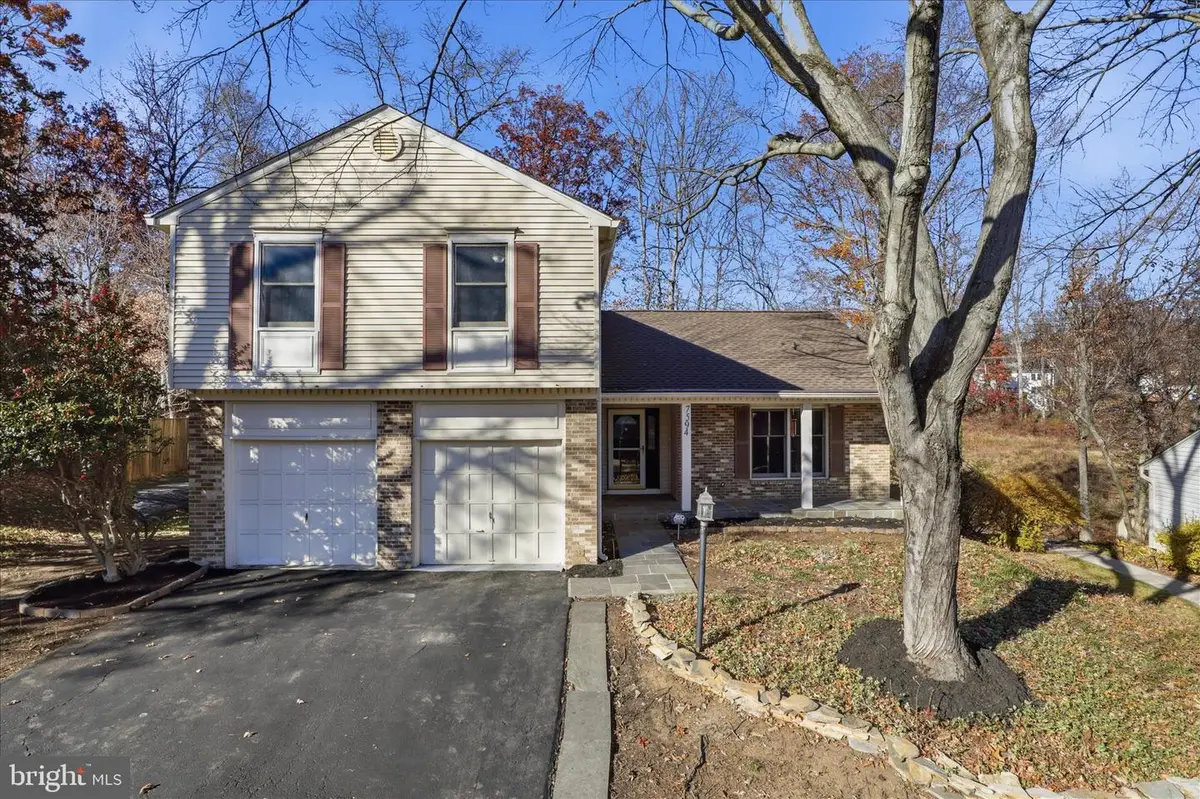 7594 Woodstown Dr, Springfield, VA 22153 - #1