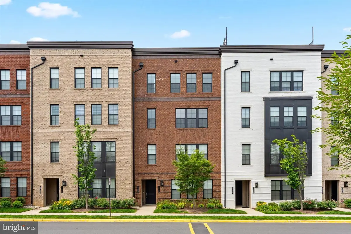1734 Mckenna Point Dr #1608, McLean, VA 22102 - #1