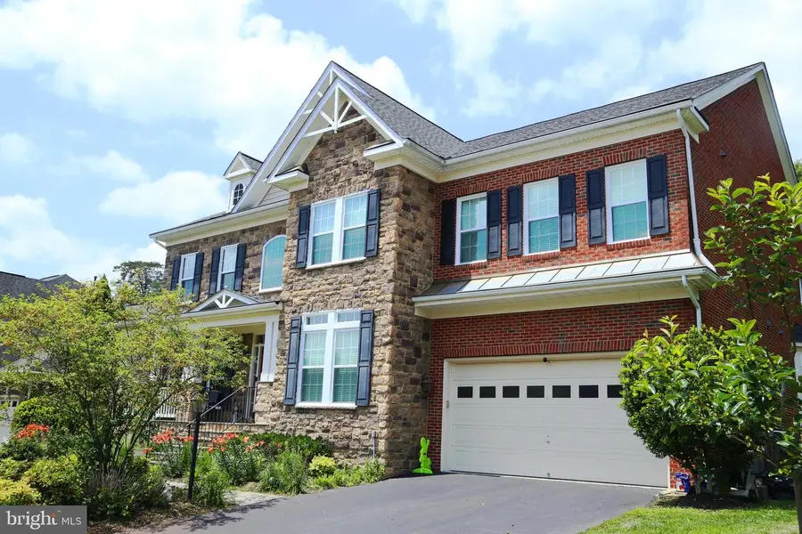7532 Red Hill Dr, Springfield, VA 22153 - #3