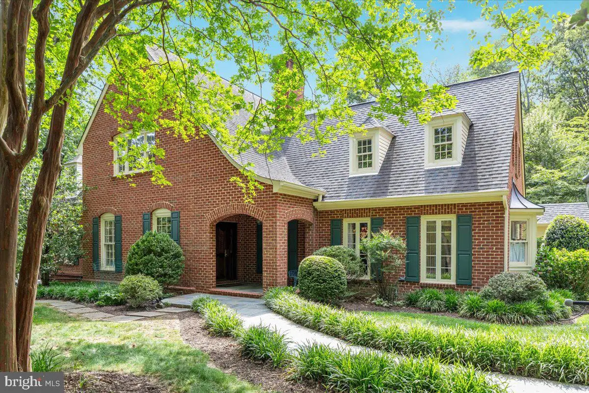 7131 Woodland Dr, Springfield, VA 22151 - #1