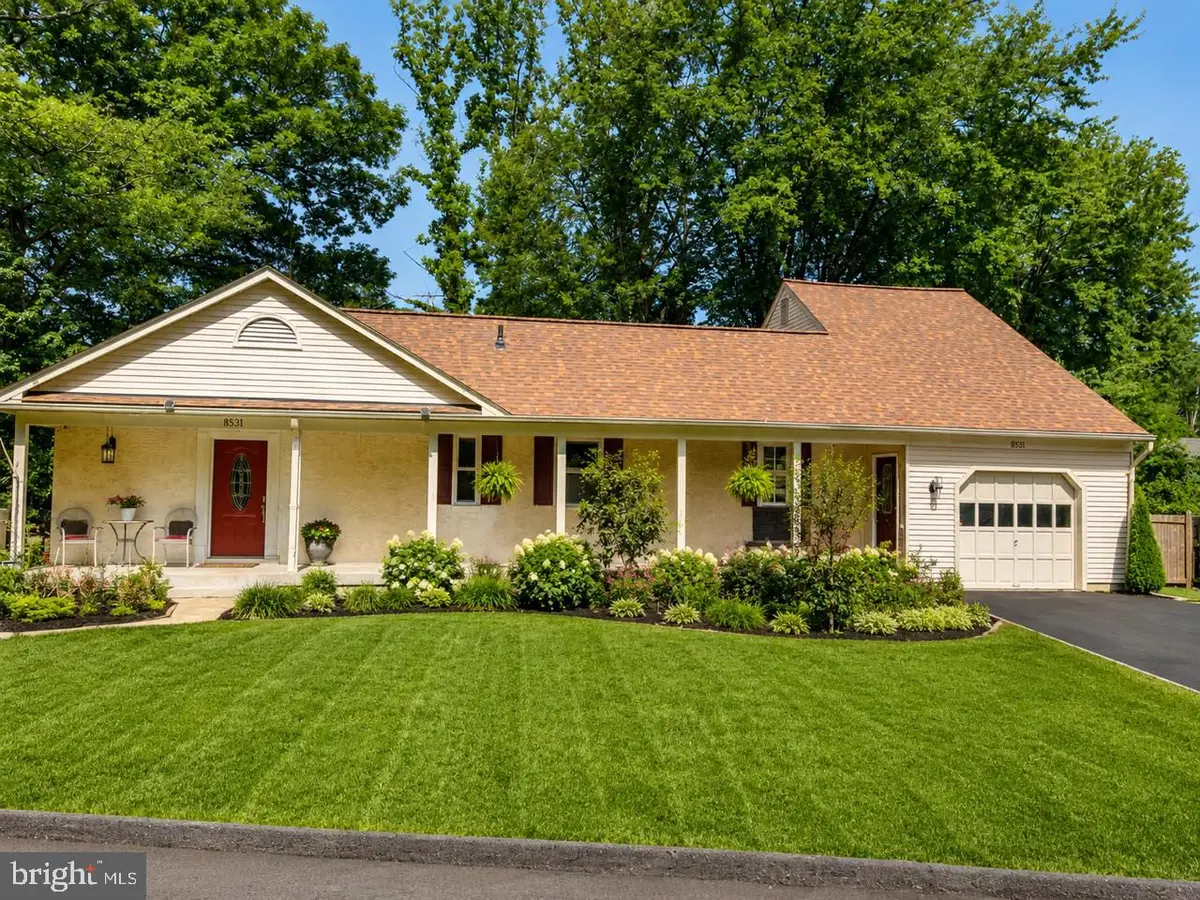 8531 West Oak Place Pl, Vienna, VA 22182 - #1