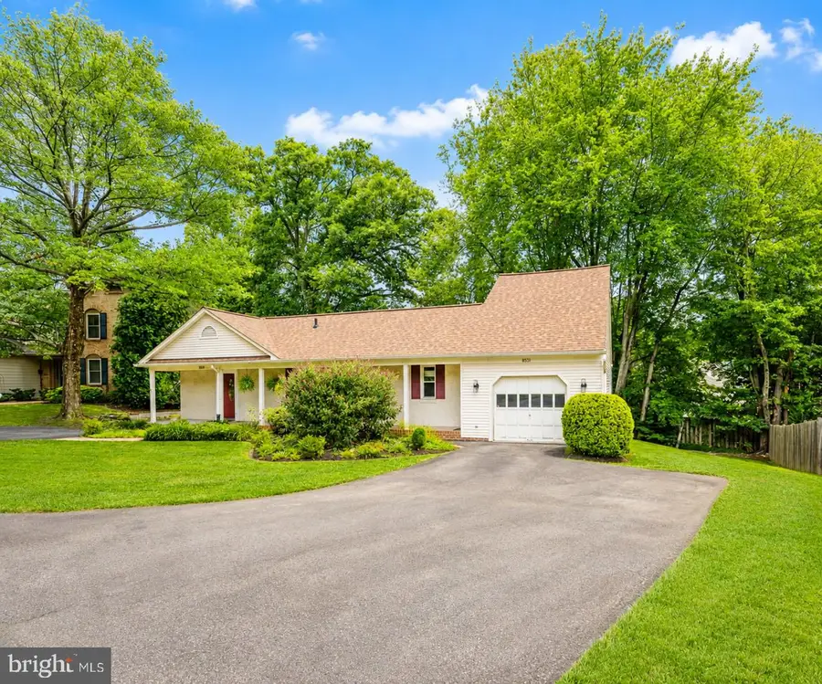 8531 West Oak Place Pl, Vienna, VA 22182 - #2