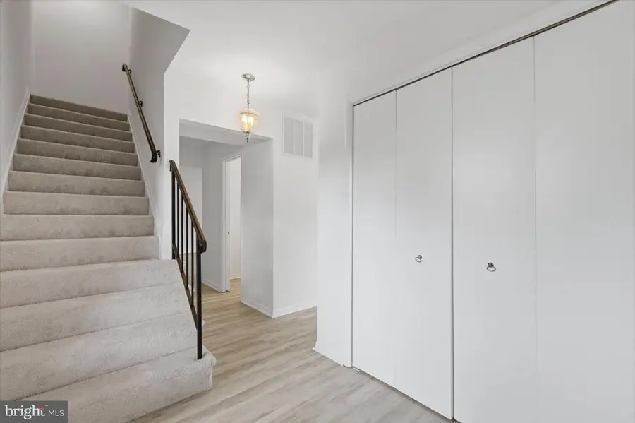 7276 Larrup Ct, Alexandria, VA 22315 - #3