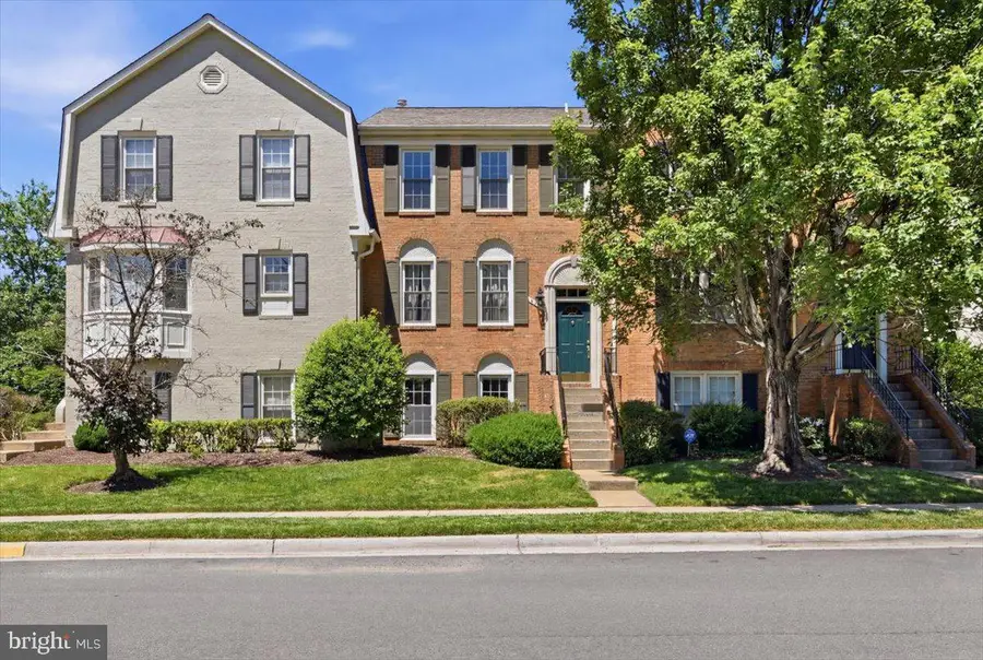 2004 Gallows Tree Ln, Vienna, VA 22182 - #2