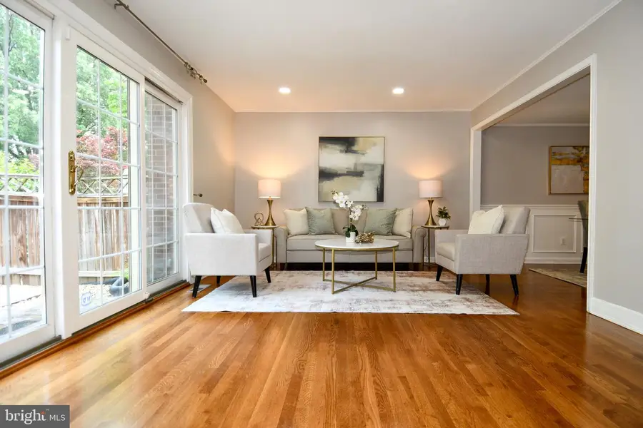 9222 Bailey Ln, Fairfax, VA 22031 - #3