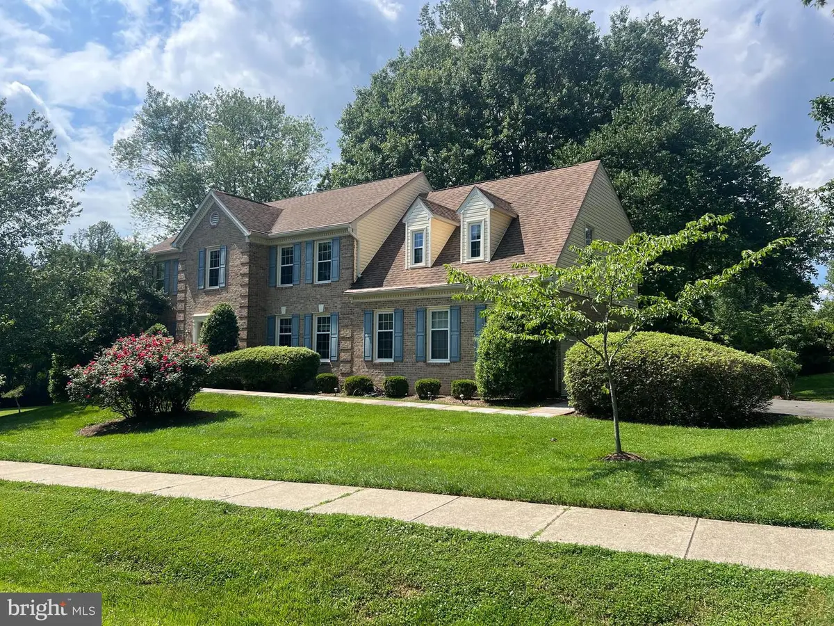 5926 Fairview Woods Dr, Fairfax Station, VA 22039 - #1