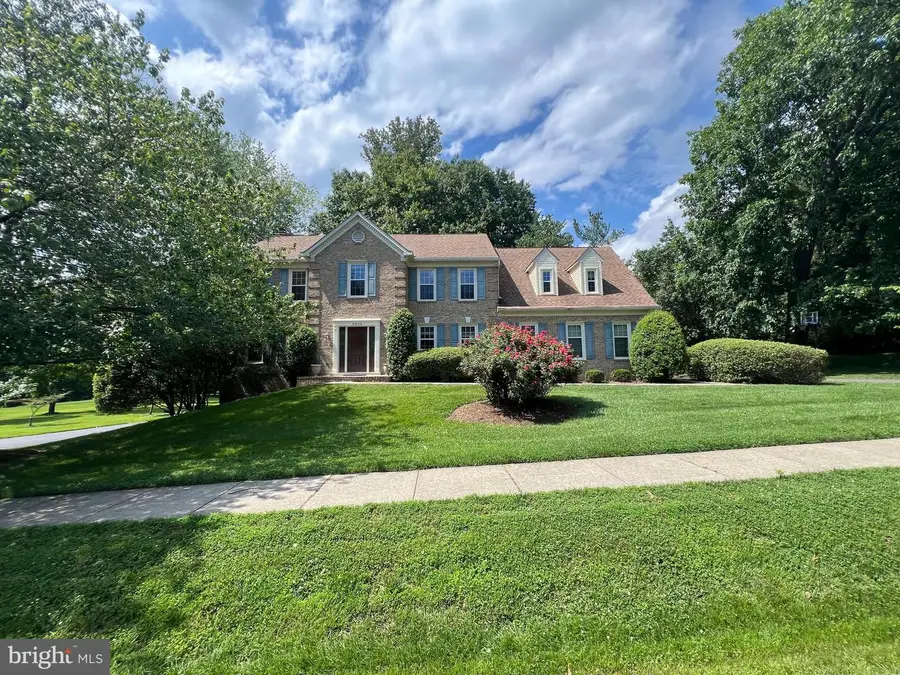 5926 Fairview Woods Dr, Fairfax Station, VA 22039 - #2