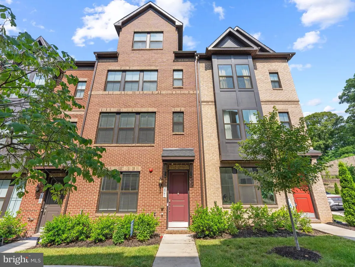 2841 Hokie Ln, Alexandria, VA 22306 - #1