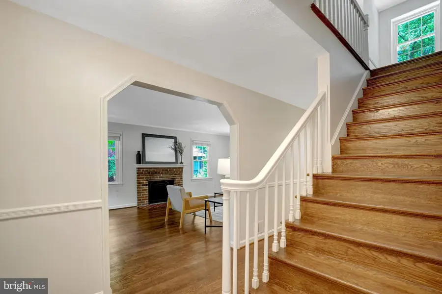 6526 Oakwood Dr, Falls Church, VA 22041 - #3