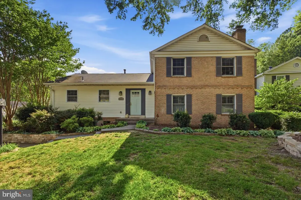 6812 Lamp Post Ln, Alexandria, VA 22306 - #1